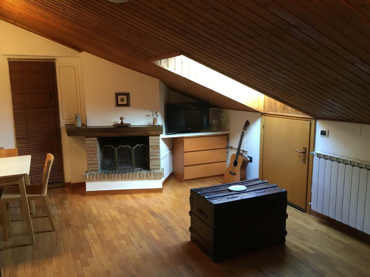Happy House Apartment Губио Екстериор снимка